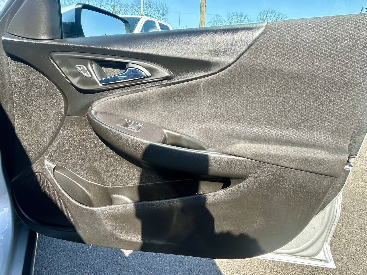 Used 2022 Chevrolet Malibu LT FWD image 16