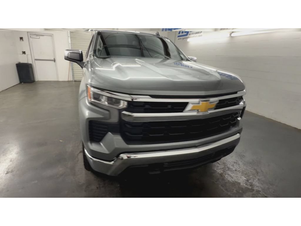 Used 2024 Chevrolet Silverado 1500 LT w/ Z71 Off-Road Package AWD/4WD image 3