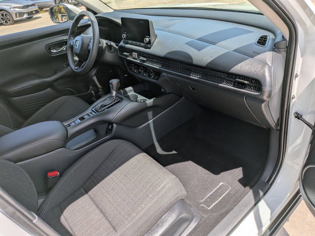 Used 2025 Honda HR-V LX image 13