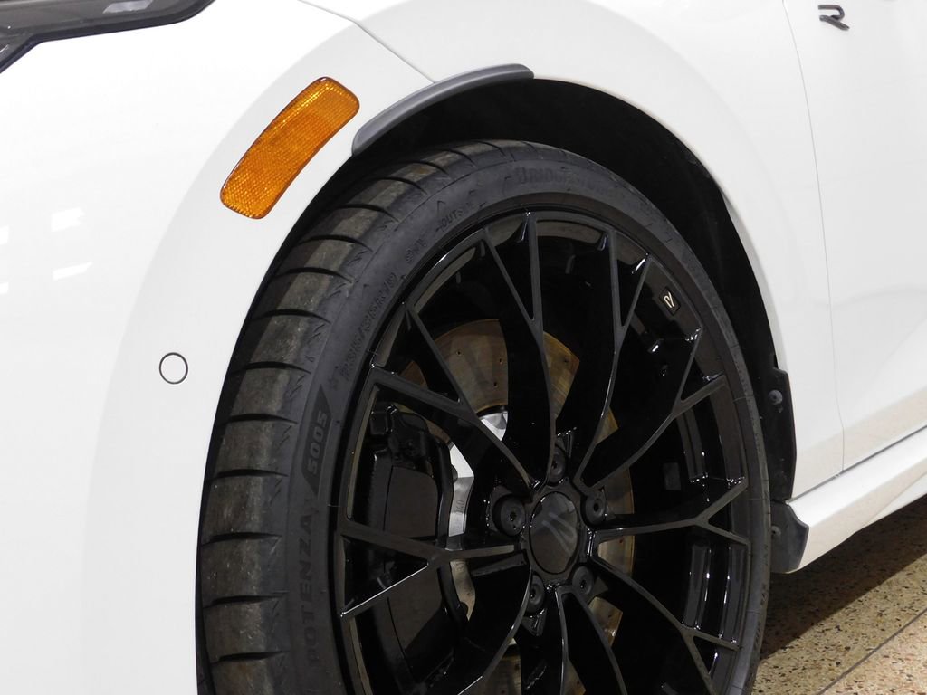 Used 2025 Volkswagen Golf R Black Edition image 29