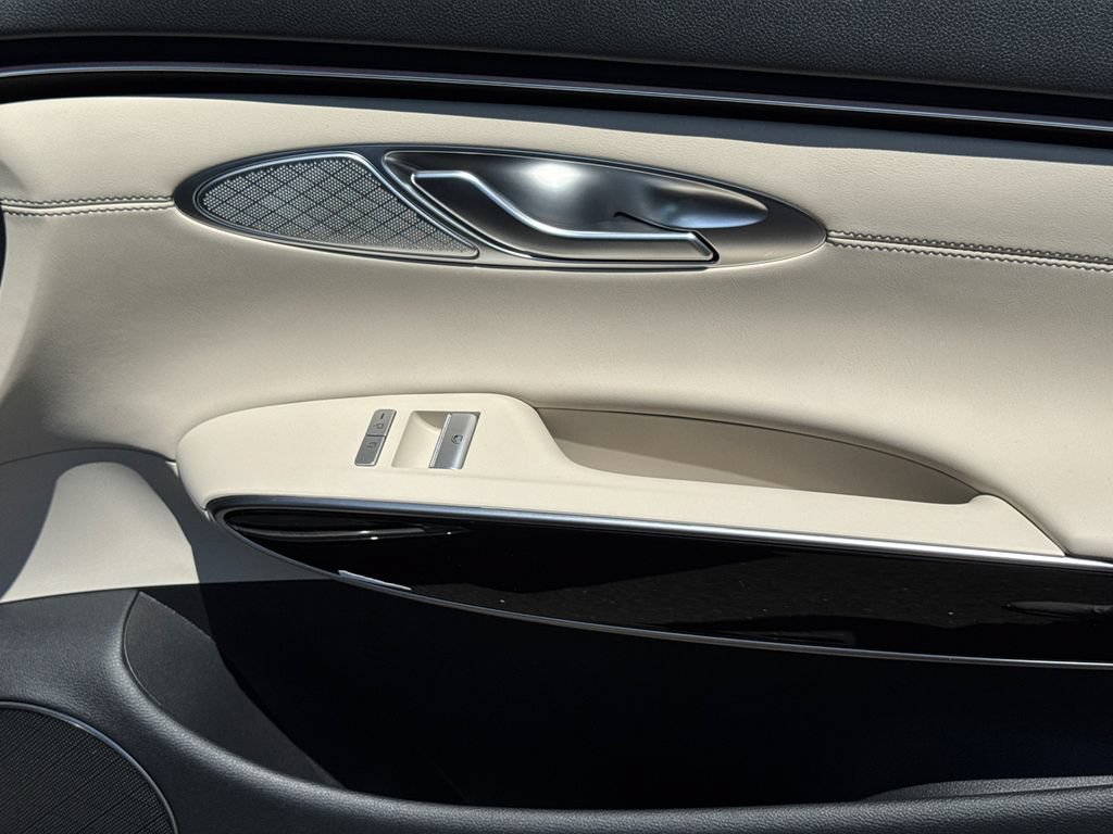 New 2027 Genesis GV70 2.5T AWD/4WD image 16