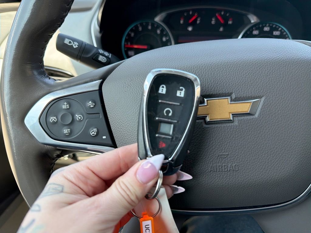 Used 2021 Chevrolet Traverse LT image 39