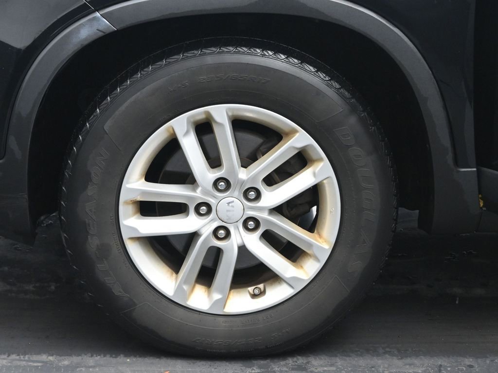 Used 2015 Kia Sorento LX image 32