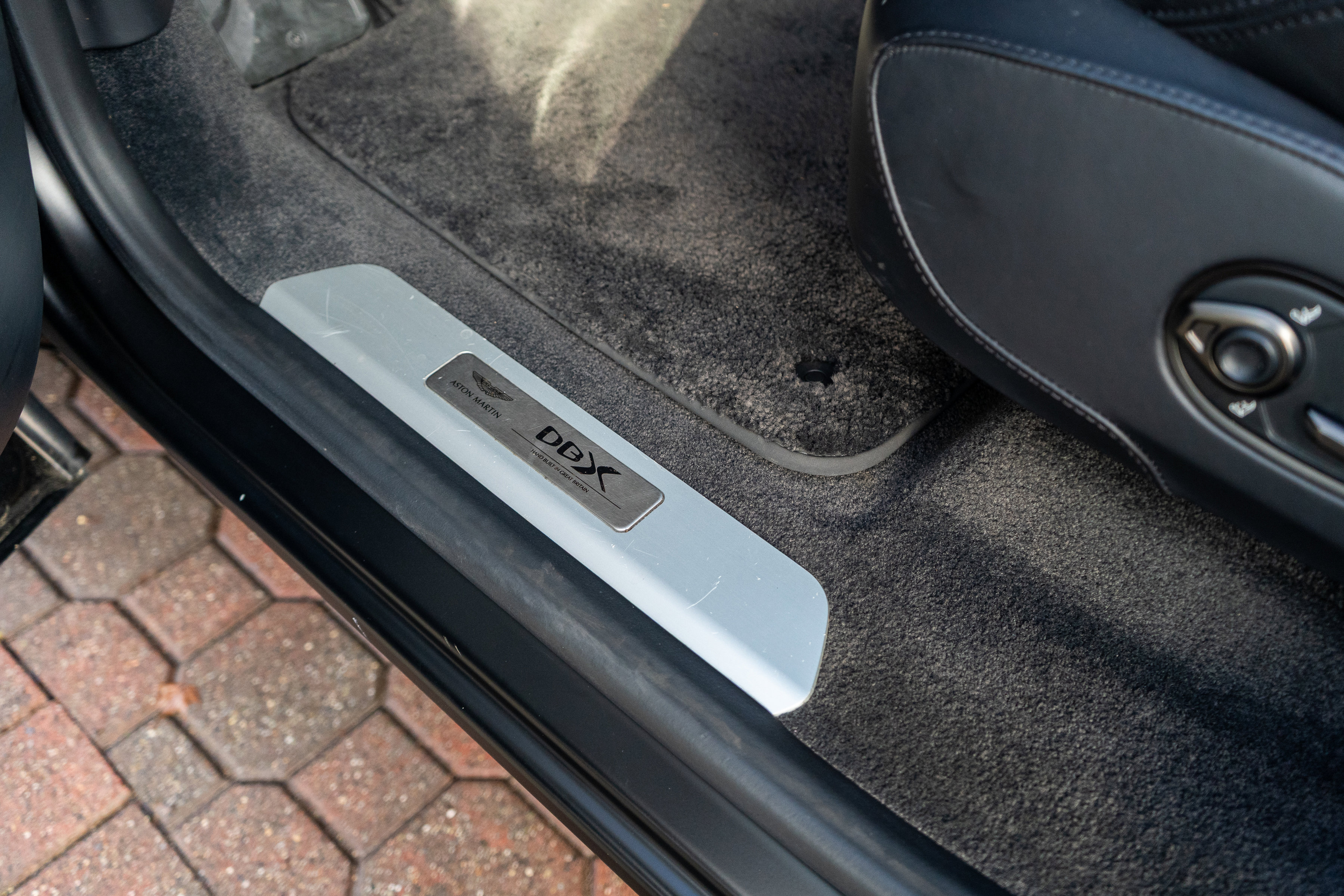 Used 2022 Aston Martin DBX image 18