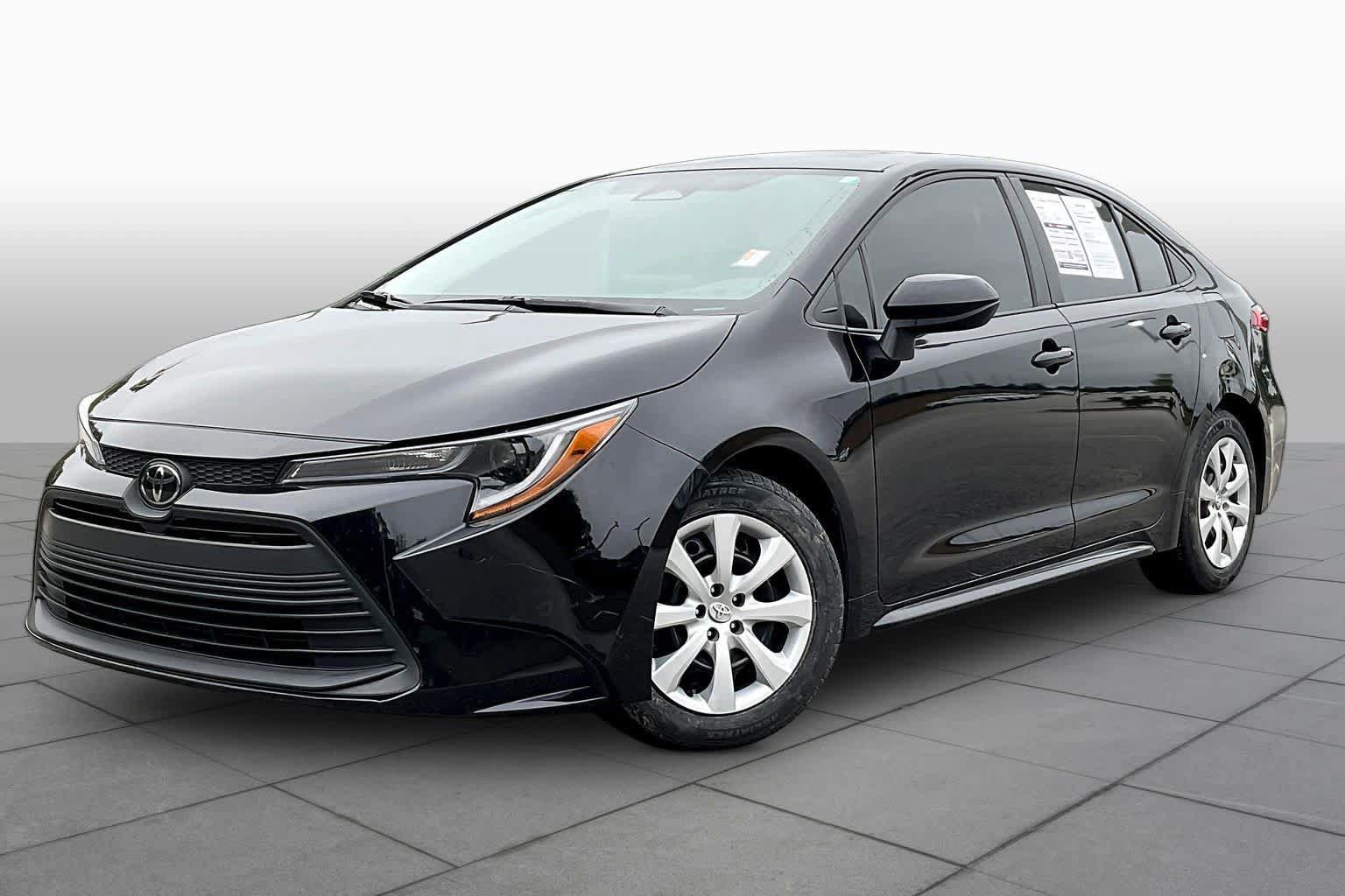 Used 2024 Toyota Corolla LE FWD image 1