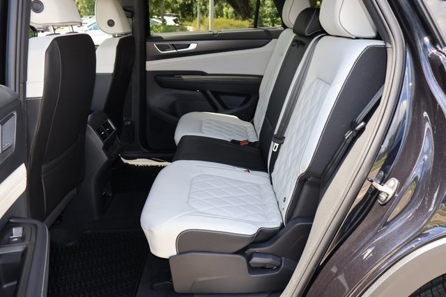 New 2026 Volkswagen Atlas Cross Sport SEL Premium R-Line image 13