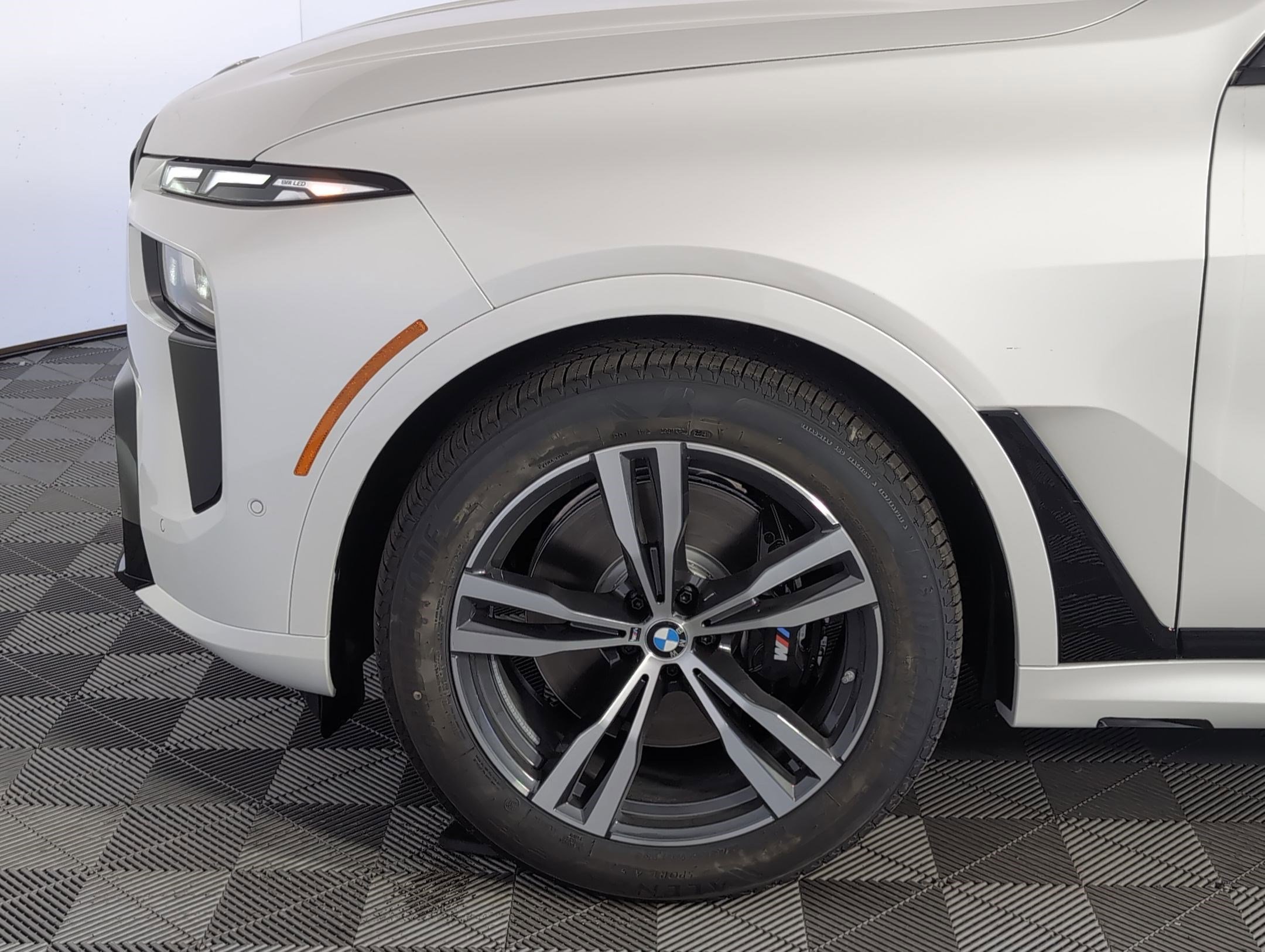 New 2026 BMW X7 xDrive40i w/ Executive Package image 9