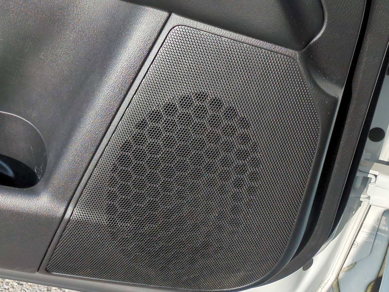 Used 2022 Nissan Armada SL w/ Captain's Chairs Package image 25