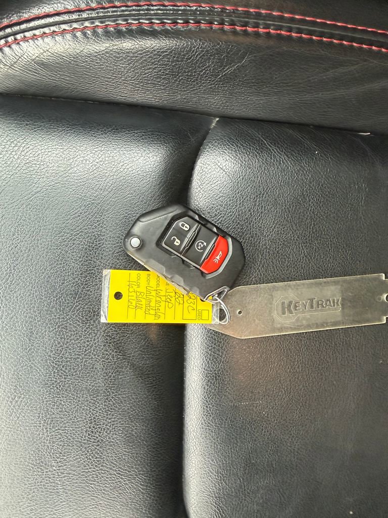 Used 2022 Jeep Wrangler Unlimited Rubicon w/ Cold Weather Group image 30