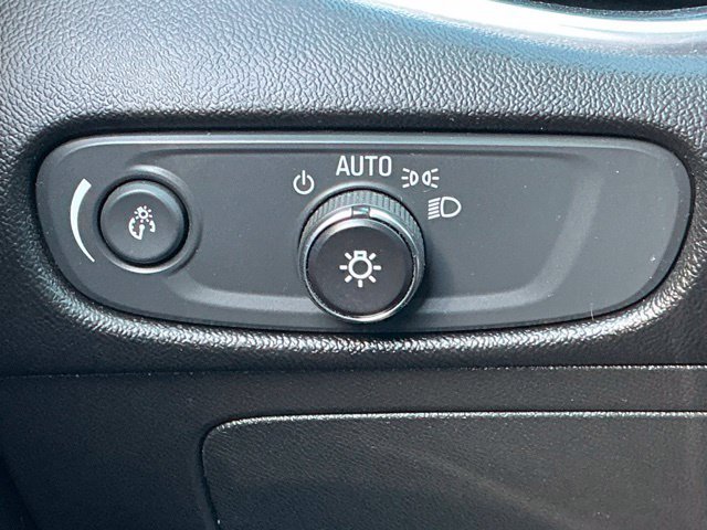 Used 2020 Chevrolet Malibu Premier FWD image 23
