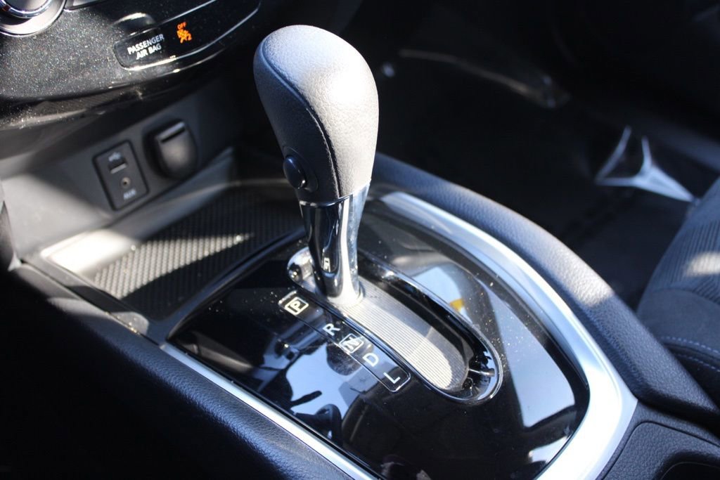 Used 2015 Nissan Rogue S image 34