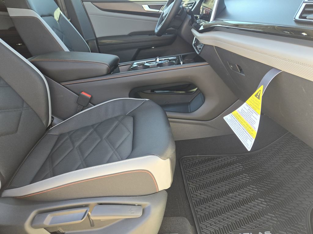 New 2026 Volkswagen Atlas Peak Edition image 12