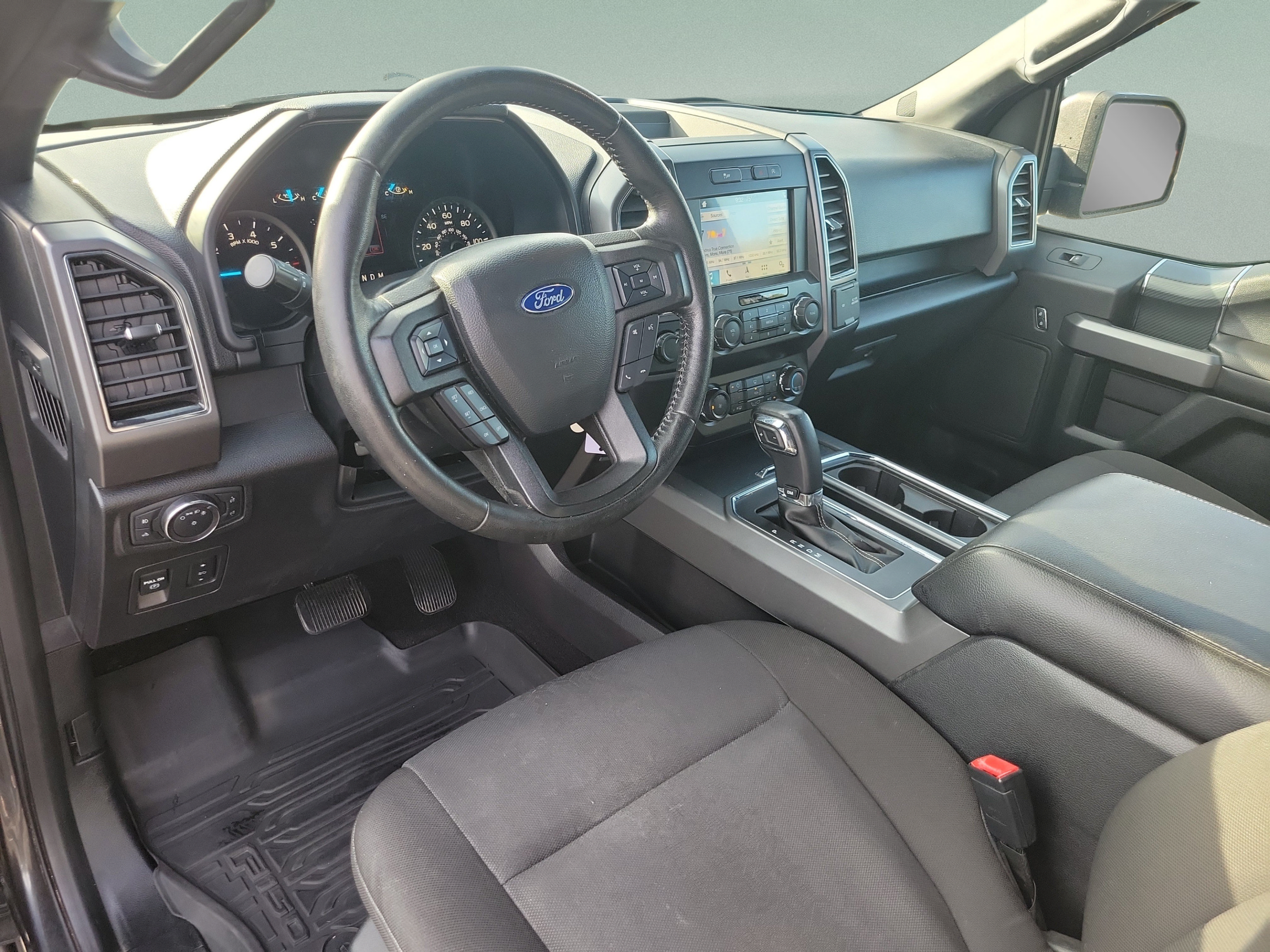 Used 2019 Ford F150 XLT w/ Equipment Group 302A Luxury AWD/4WD image 15