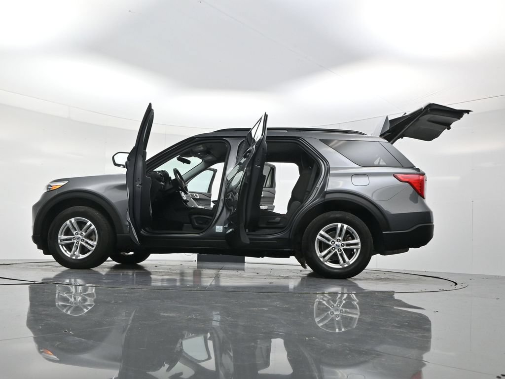 Used 2023 Ford Explorer XLT AWD/4WD image 58