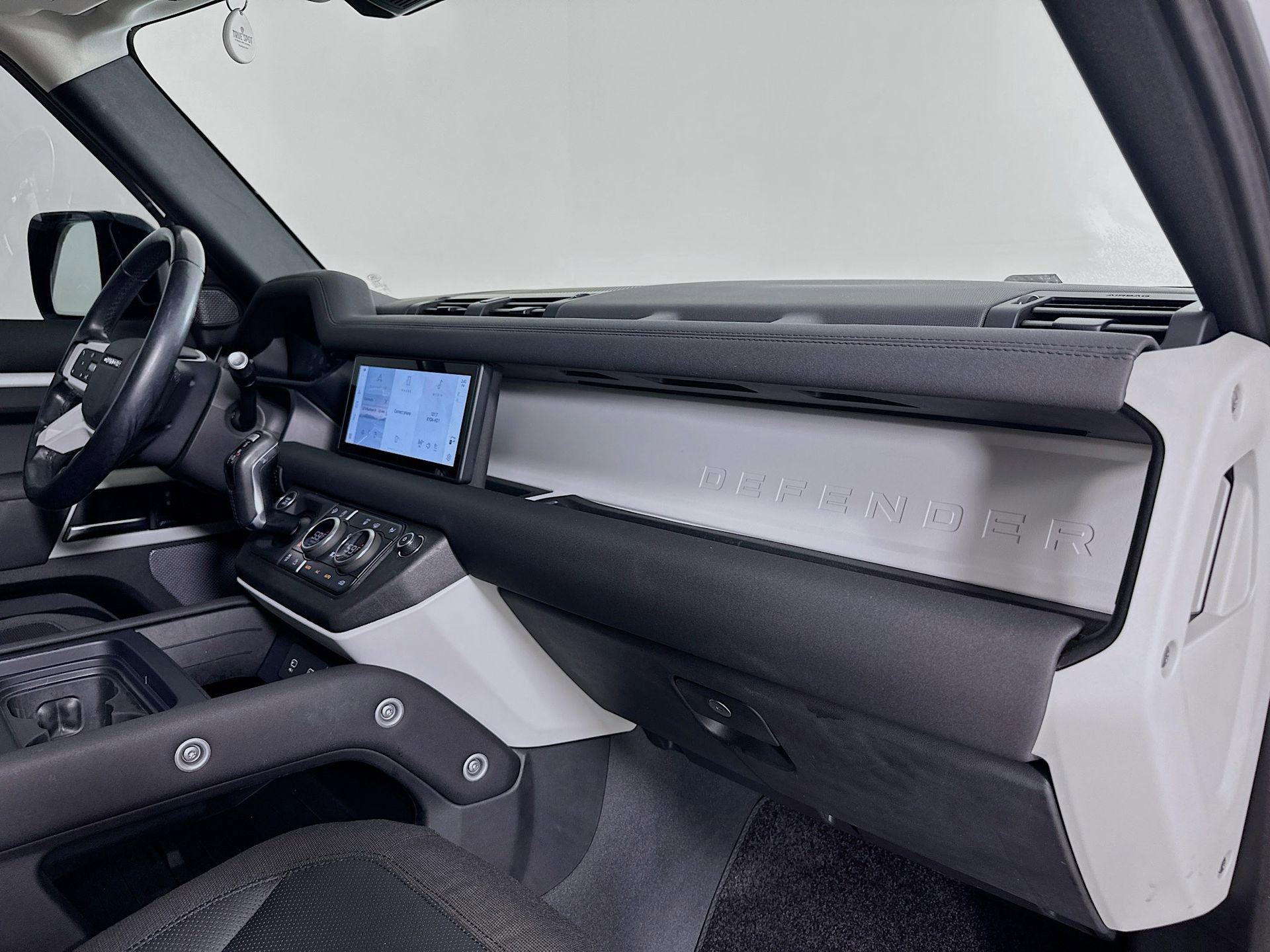 Used 2021 Land Rover Defender 110 S image 31