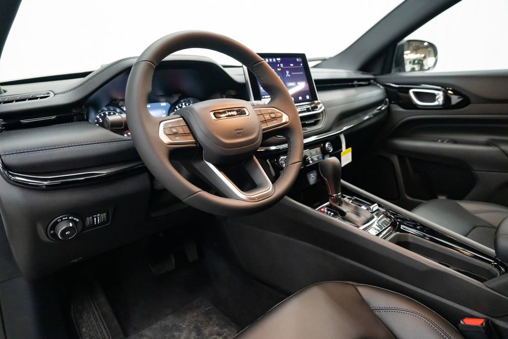 New 2026 Jeep Compass Latitude image 22