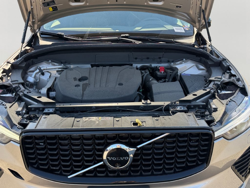 Certified 2024 Volvo XC60 B5 Plus w/ Protection Package Premier AWD/4WD image 31