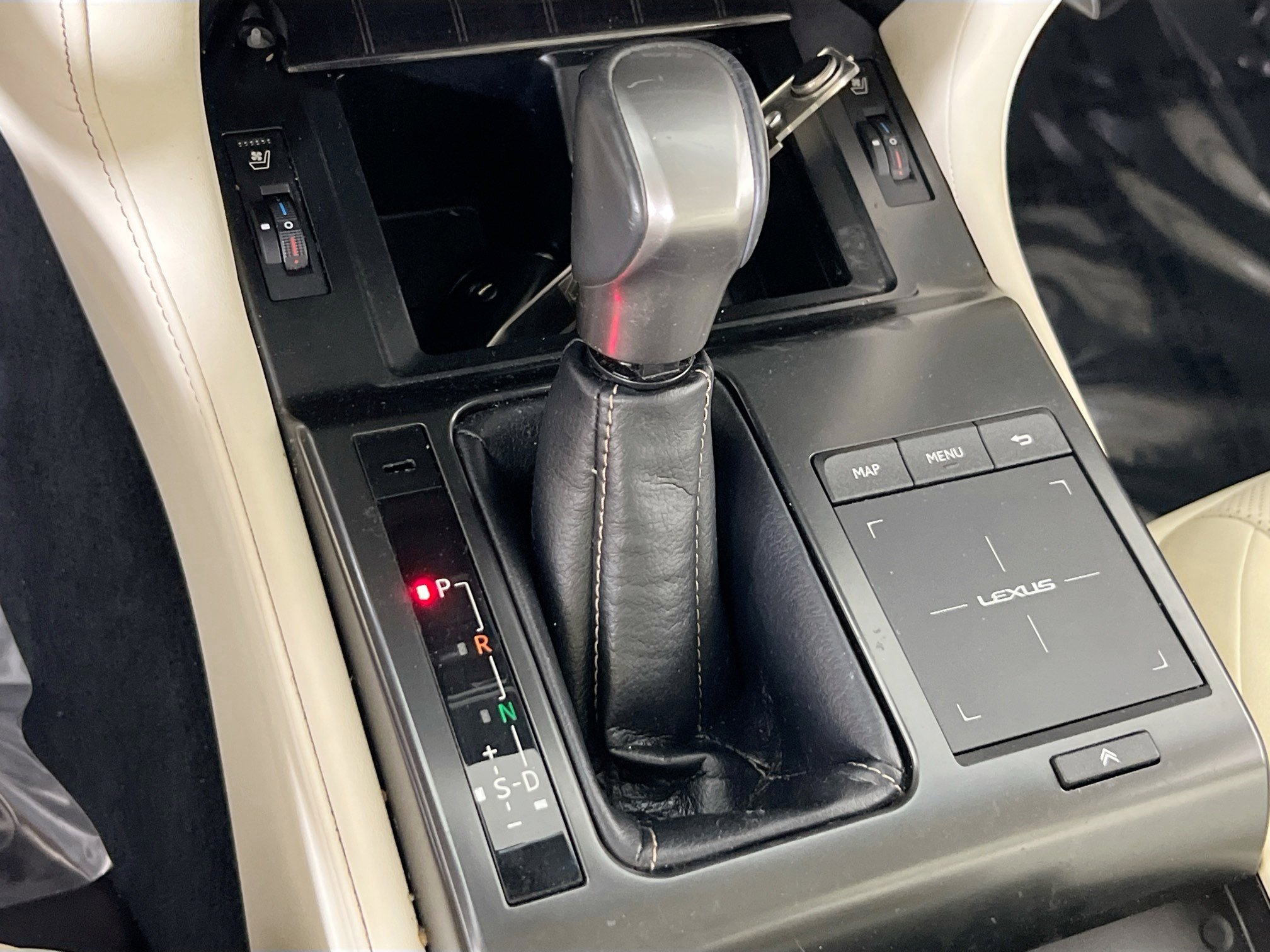 Used 2023 Lexus GX 460 Premium w/ Premium Package AWD/4WD image 17