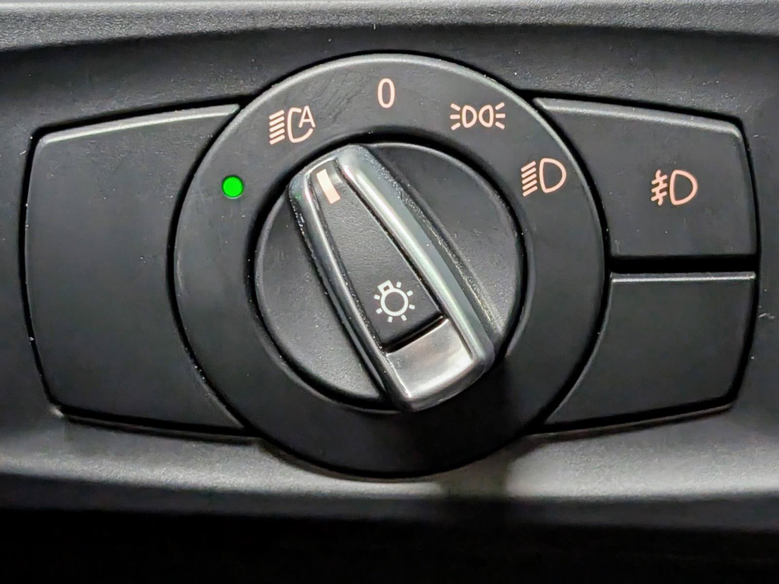 Used 2011 BMW 335i xDrive Sedan AWD/4WD image 29
