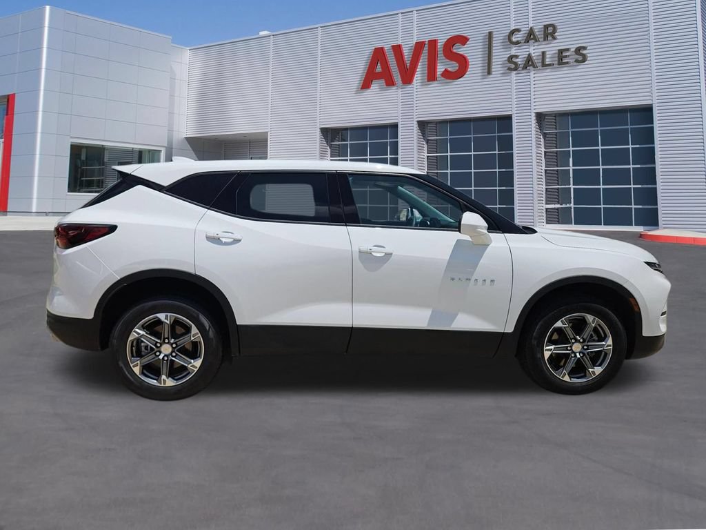 Used 2025 Chevrolet Blazer LT FWD image 7