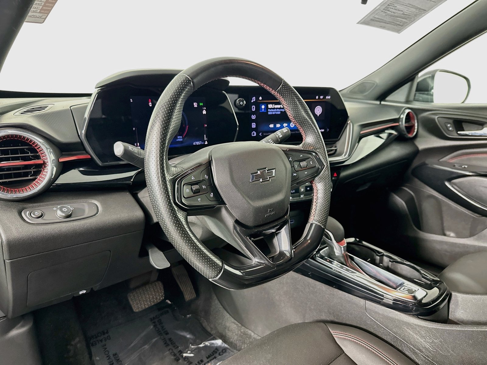 Used 2024 Chevrolet Trax RS w/ Driver Confidence Package FWD image 10