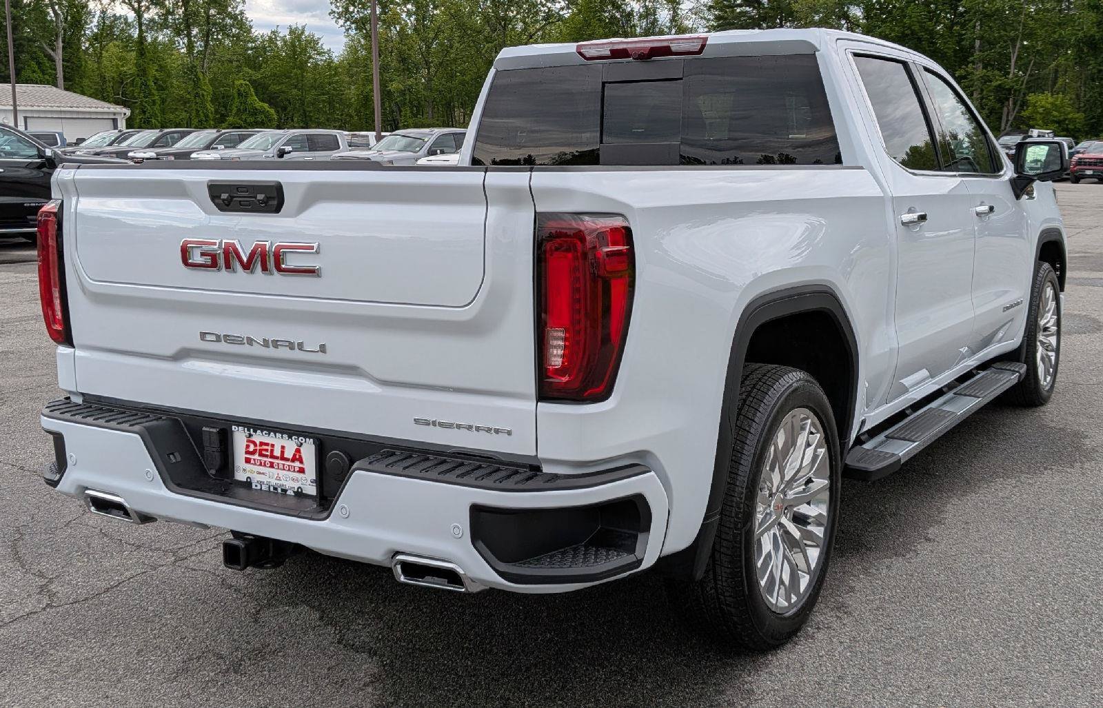 New 2026 GMC Sierra 1500 Denali w/ Technology Package AWD/4WD image 8