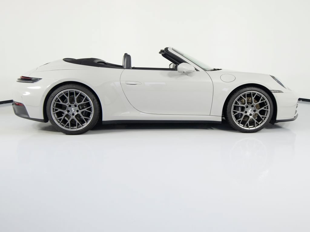 Certified 2025 Porsche 911 Carrera RWD image 11