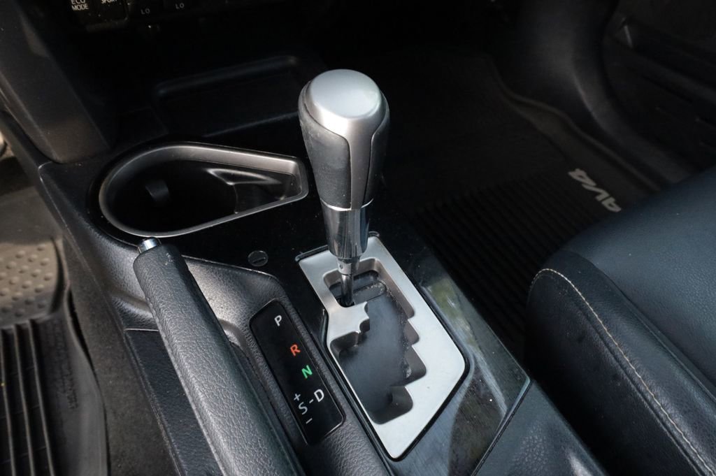 Used 2016 Toyota RAV4 Limited FWD image 9