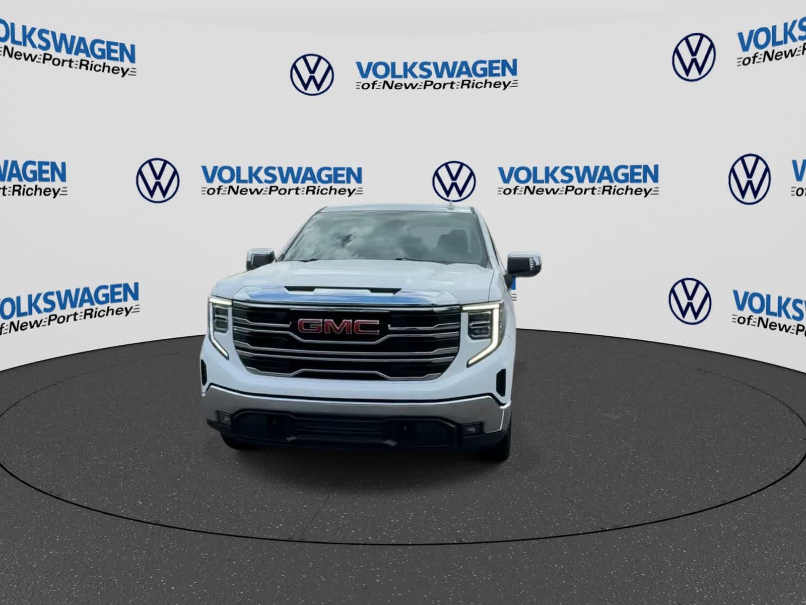 Used 2025 GMC Sierra 1500 SLT AWD/4WD image 3