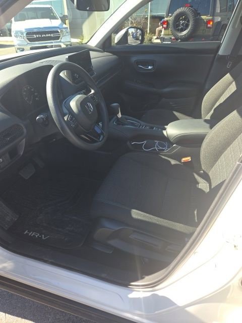 Used 2025 Honda HR-V LX image 11