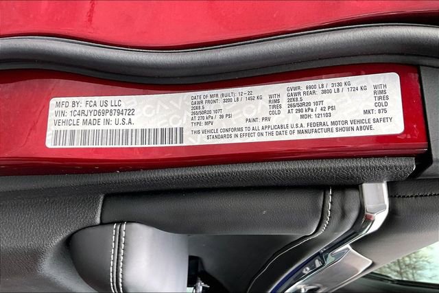 Used 2023 Jeep Grand Cherokee Overland w/ Advanced Protech Group III image 14