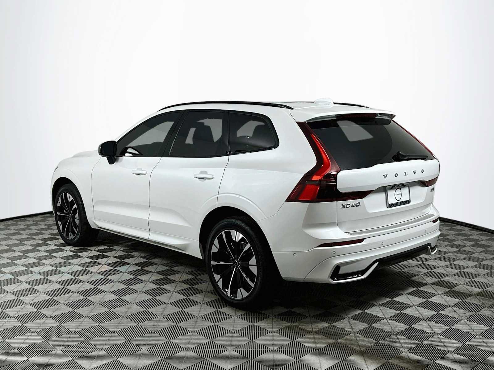 Used 2026 Volvo XC60 B5 Plus w/ Protection Package Premier AWD/4WD image 5