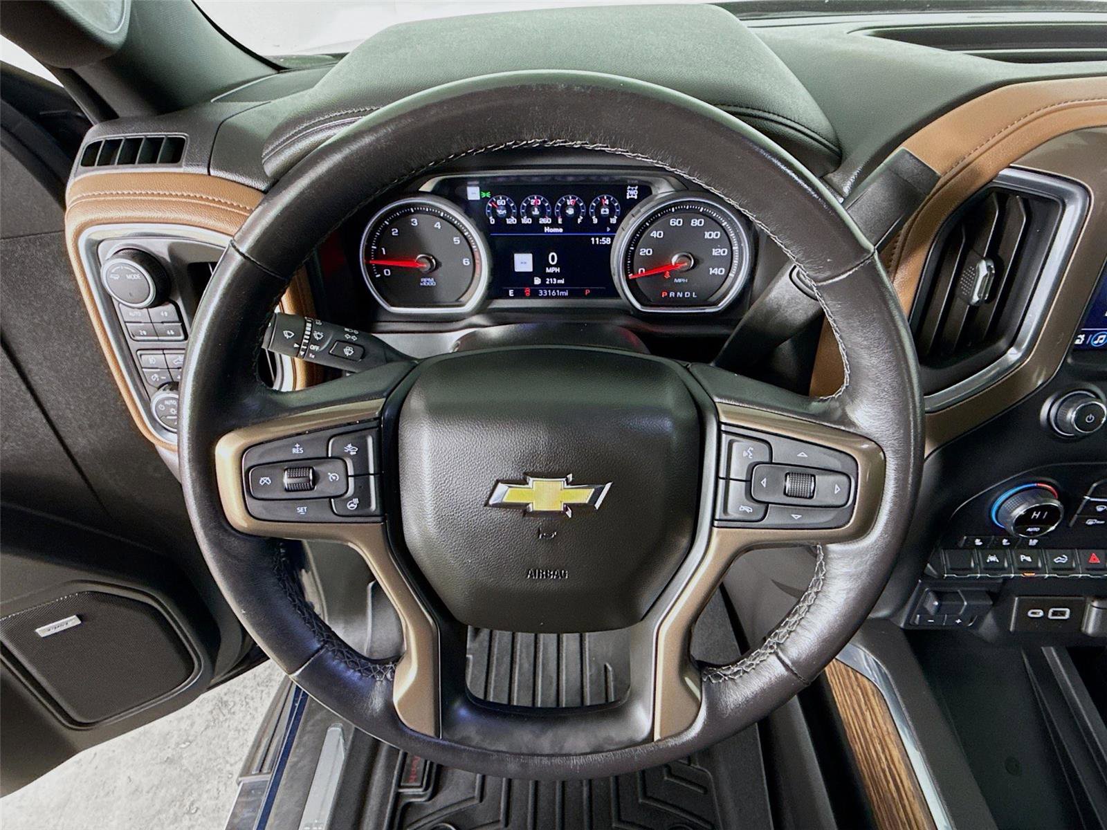 Used 2022 Chevrolet Silverado 1500 High Country w/ Technology Package image 12