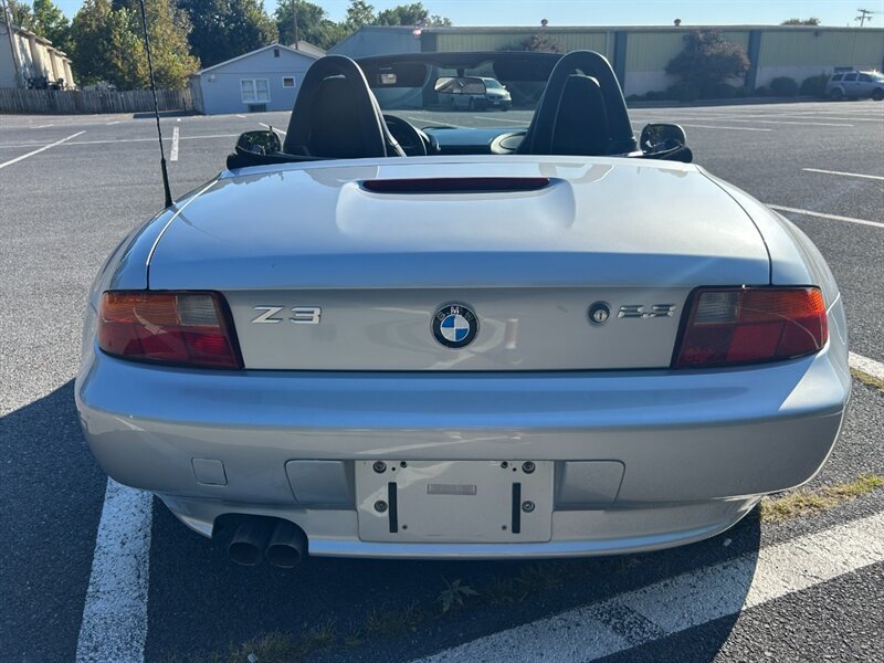 Used 1999 BMW Z3 2.5i RWD image 4