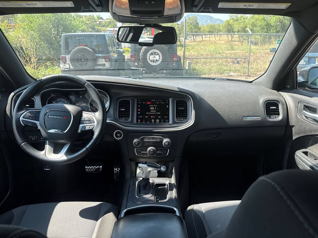 Used 2016 Dodge Charger SXT w/ Navigation & Travel Group RWD image 11