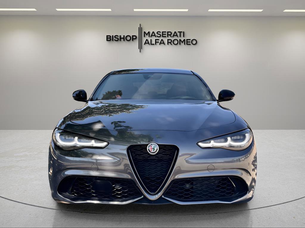 Used 2024 Alfa Romeo Giulia Veloce image 2
