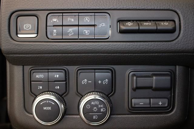 Used 2022 GMC Yukon XL Denali w/ Denali Premium Package image 37