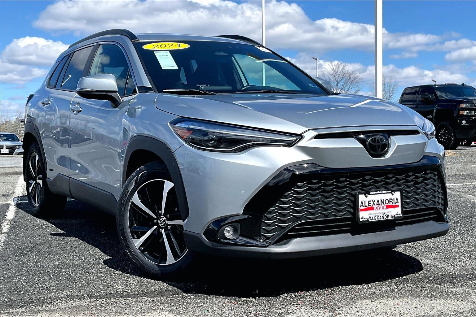 Used 2024 Toyota Corolla Cross XSE w/ Convenience Package image 2