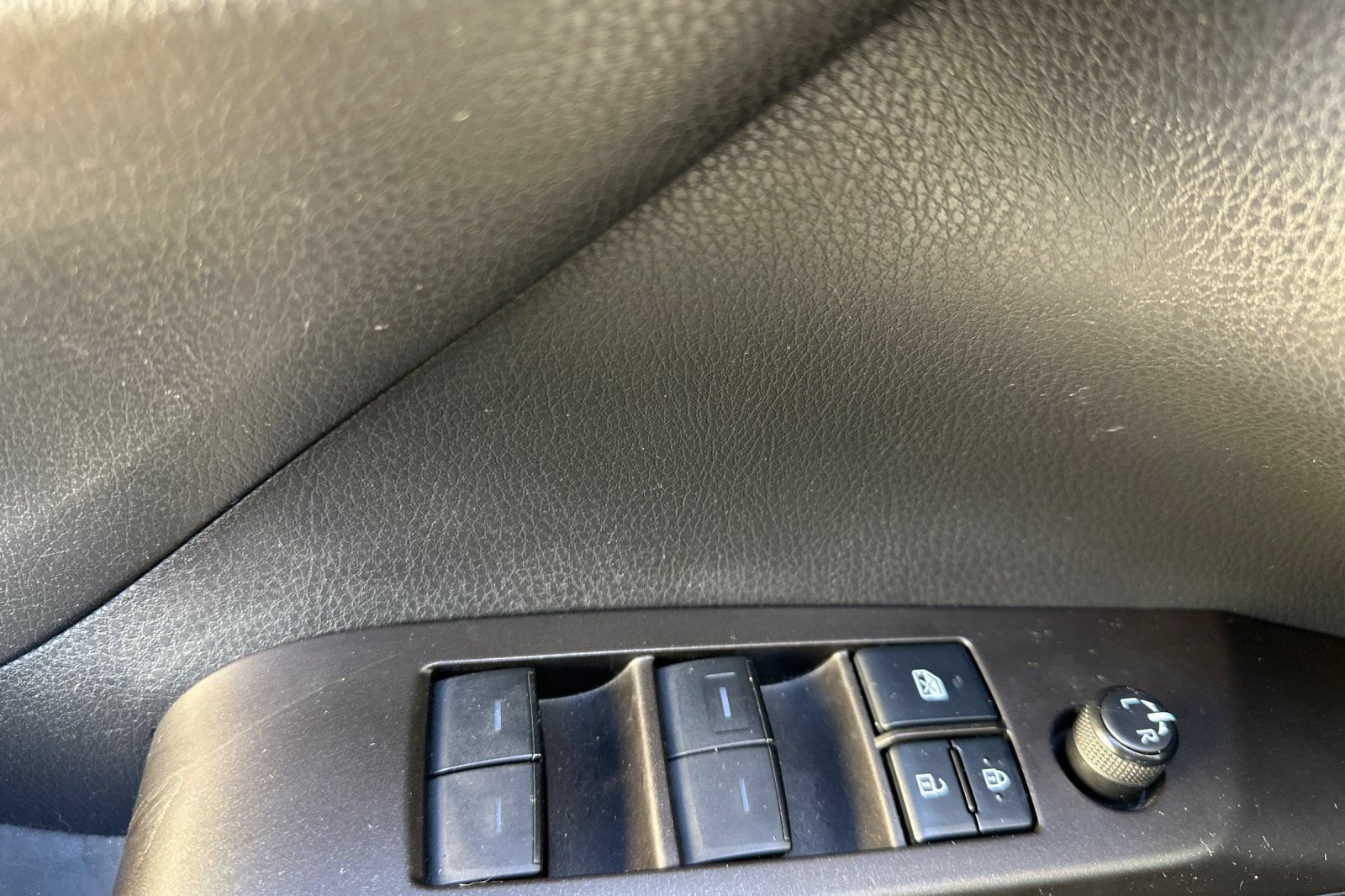 Certified 2022 Toyota Camry SE FWD image 8