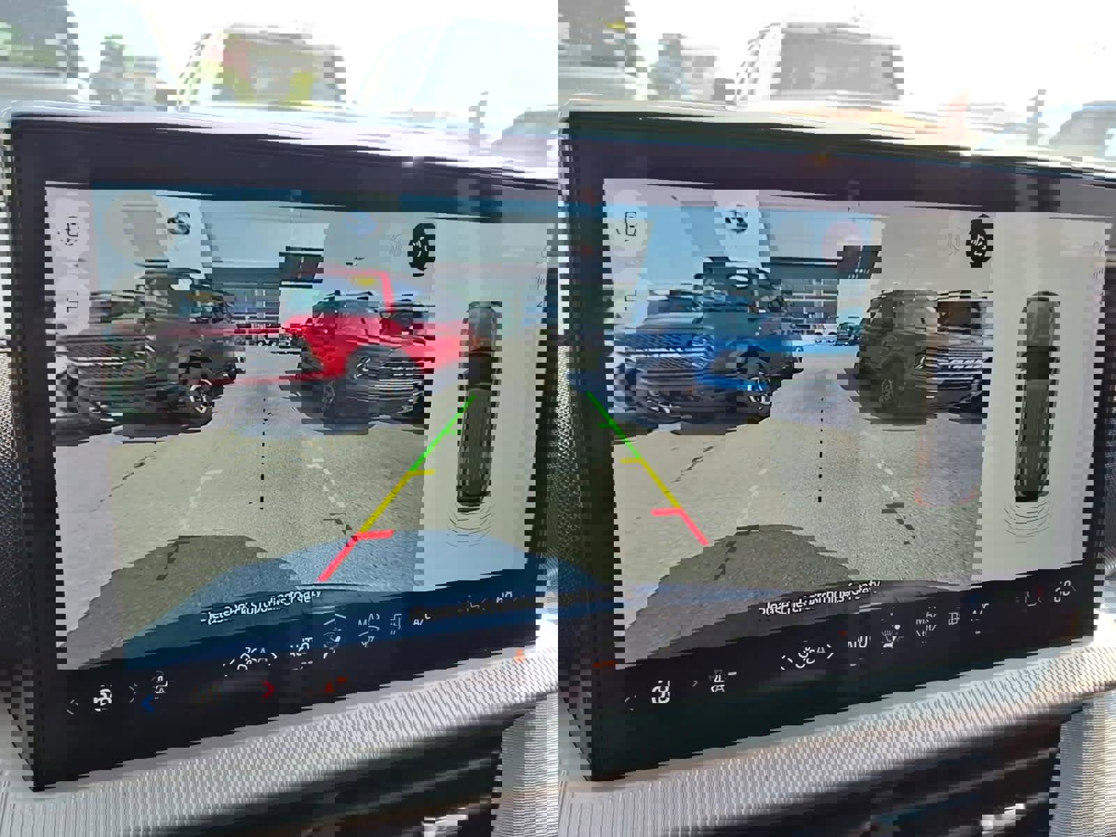 Used 2025 Ford Explorer Active w/ Active Comfort Package image 12