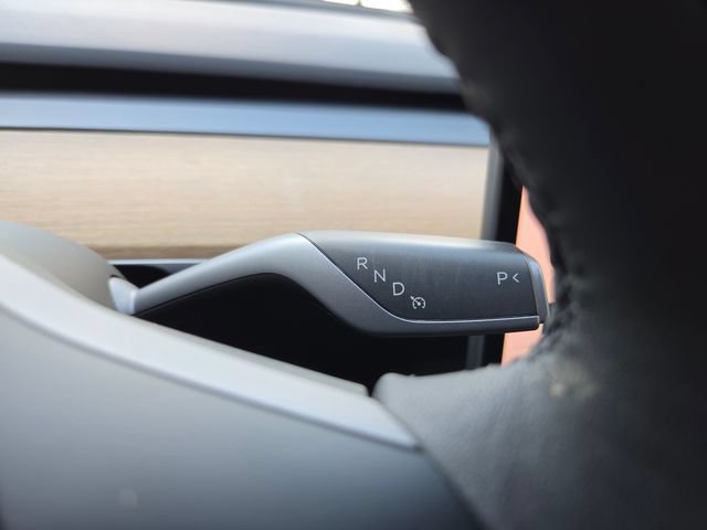 Used 2024 Tesla Model Y Long Range AWD/4WD image 51