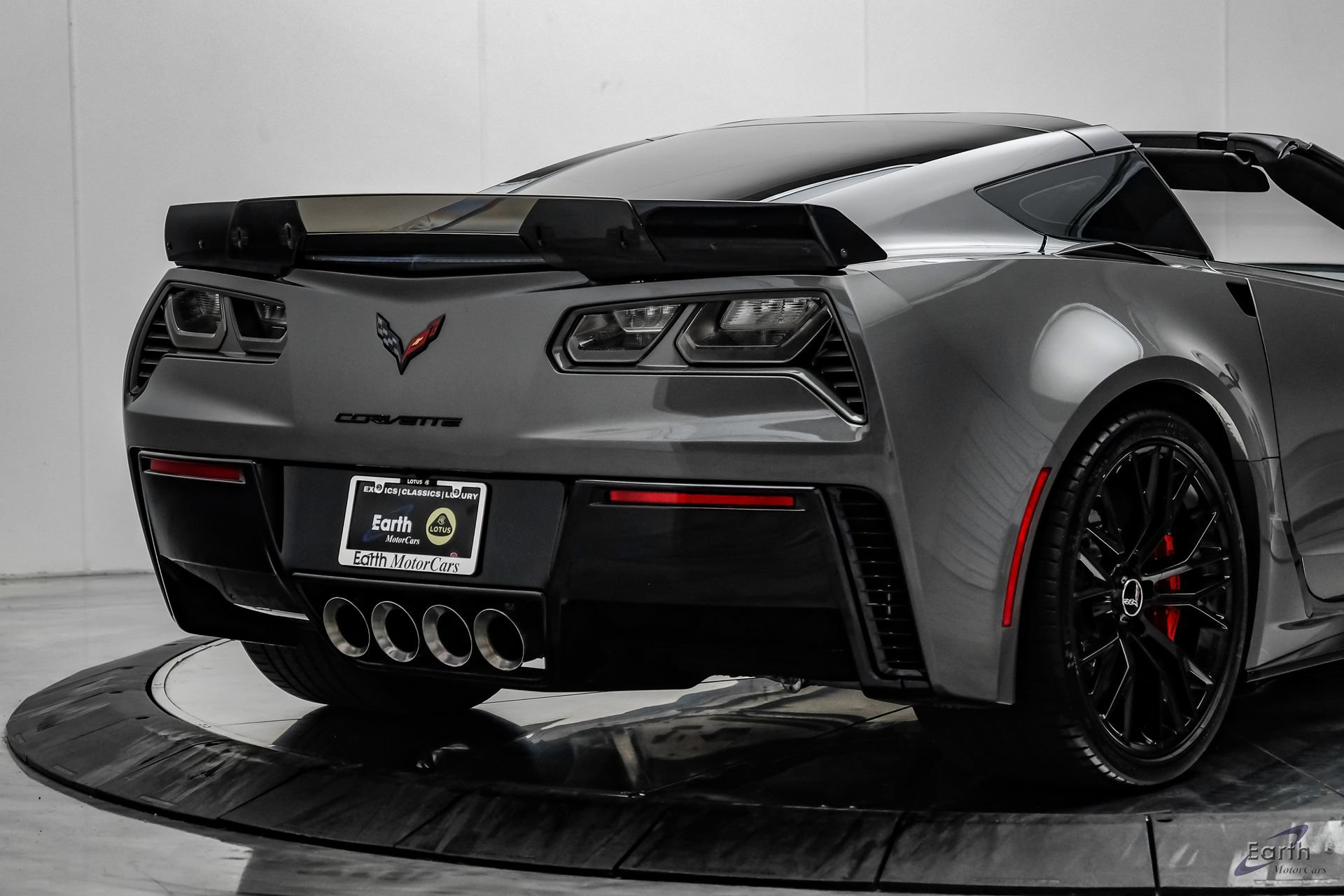 Used 2015 Chevrolet Corvette Z06 w/ 3LZ Preferred Equipment Group RWD image 22