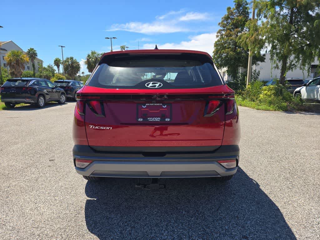 New 2026 Hyundai Tucson SE w/ Tow & Go Package FWD image 6