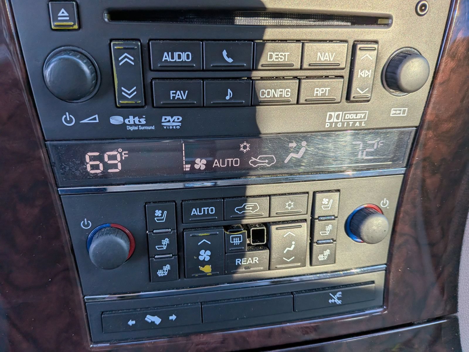 Used 2011 Cadillac Escalade Premium AWD/4WD image 61