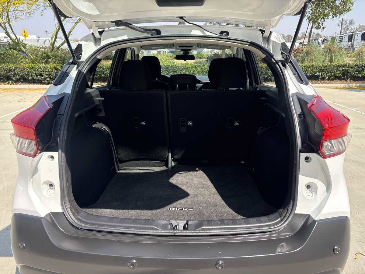 Used 2020 Nissan Kicks S FWD image 10