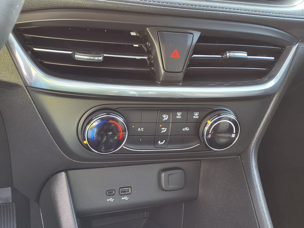 Certified 2024 Buick Encore GX Preferred FWD image 7