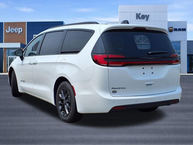 New 2025 Chrysler Pacifica Select w/ Fav Edition Package FWD image 4