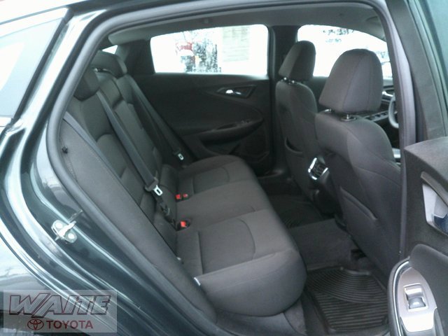 Used 2018 Chevrolet Malibu LT image 22