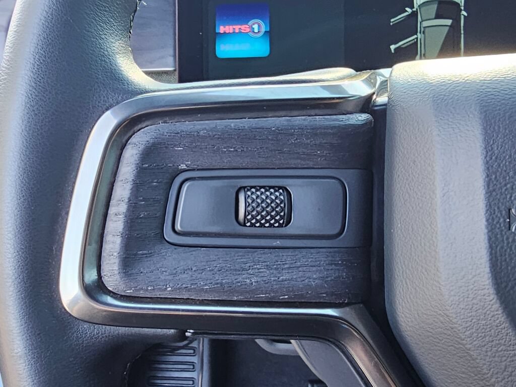 Used 2025 Rivian R1S Adventure Dual AWD/4WD image 18