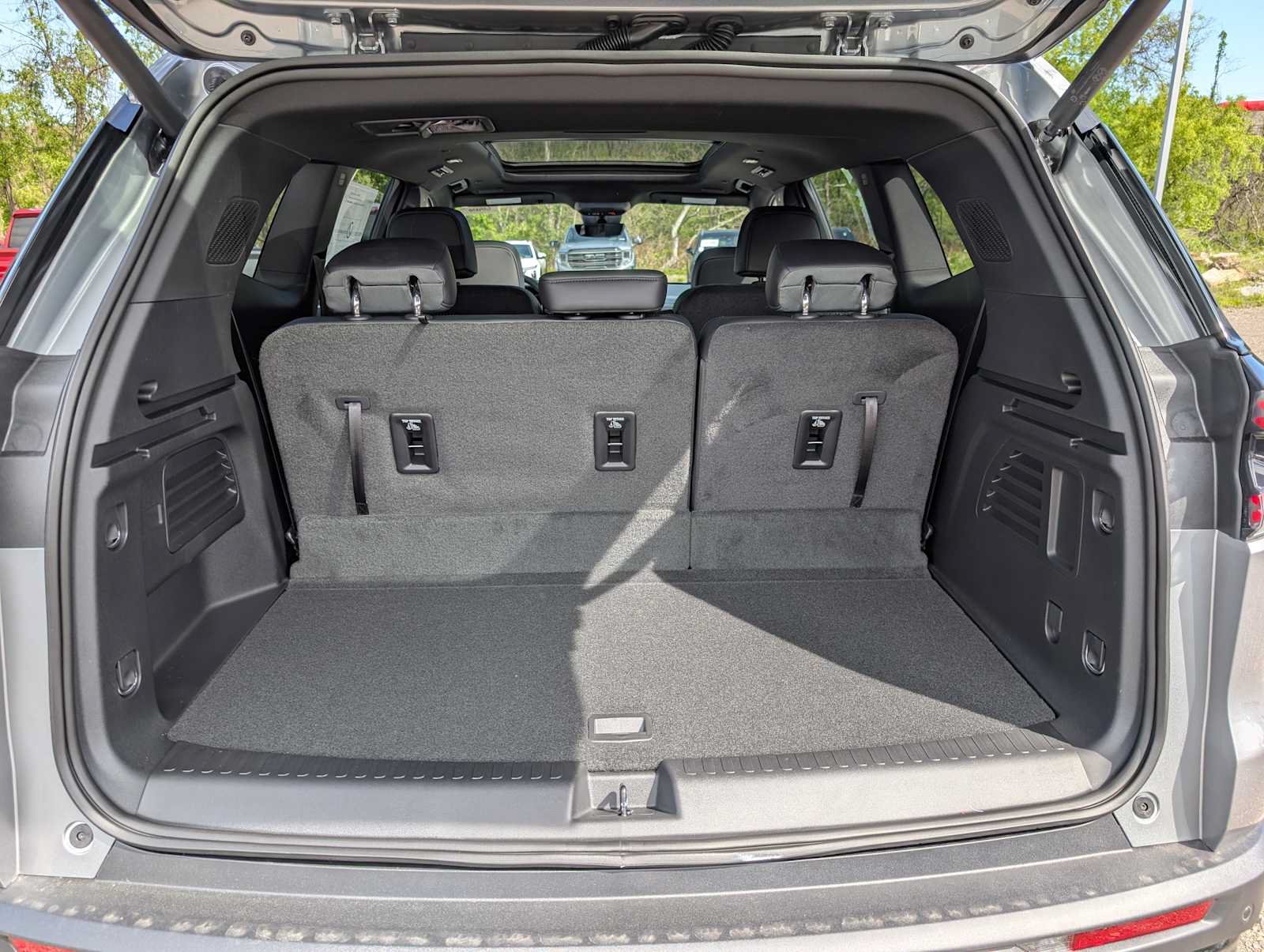 New 2026 GMC Acadia AT4 w/ Luxury Package AWD/4WD image 7